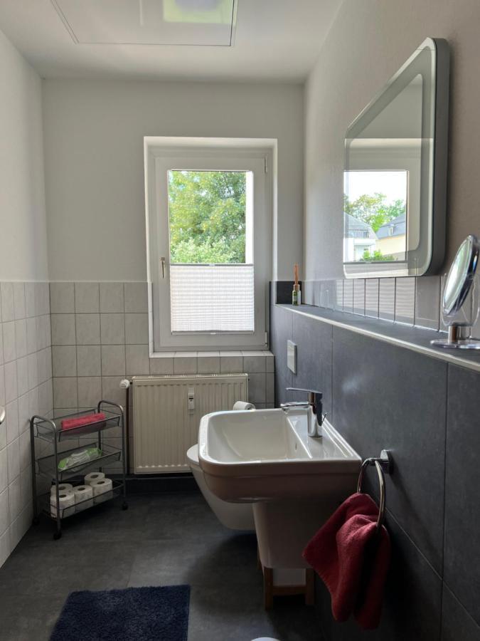 Sehr Schoene Wohnung,Komplett Neu Eingerichtet Limabach - Oberfrohna Kültér fotó